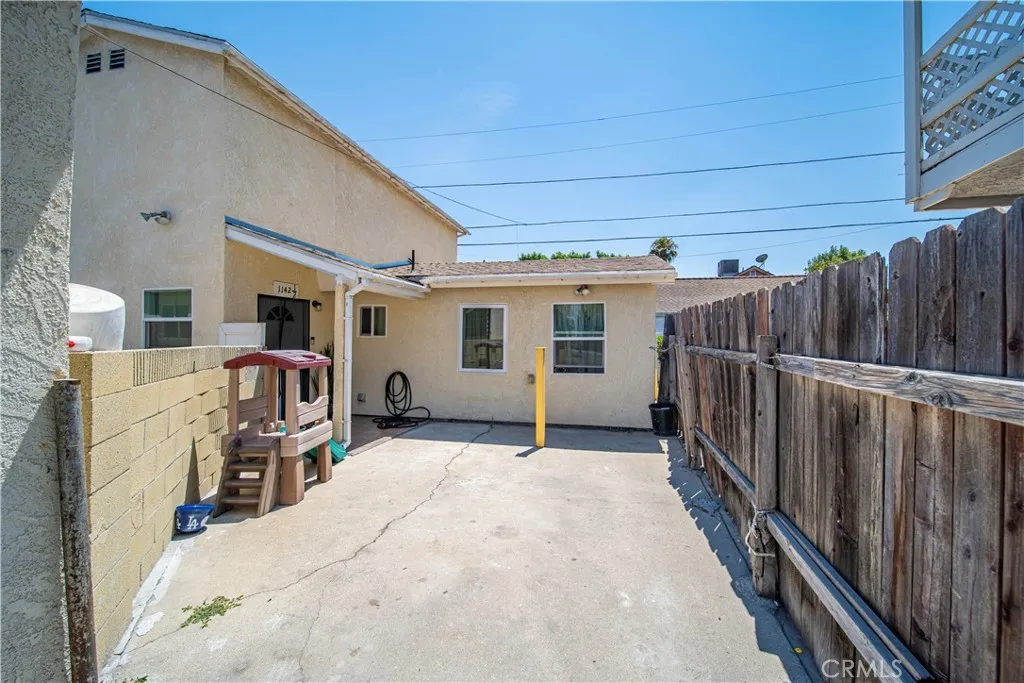 1142 E Century Boulevard, Los Angeles, California 90002 home-pic-6